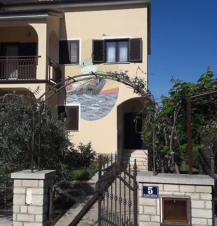 Apartments Mirela بوريتش المظهر الخارجي الصورة