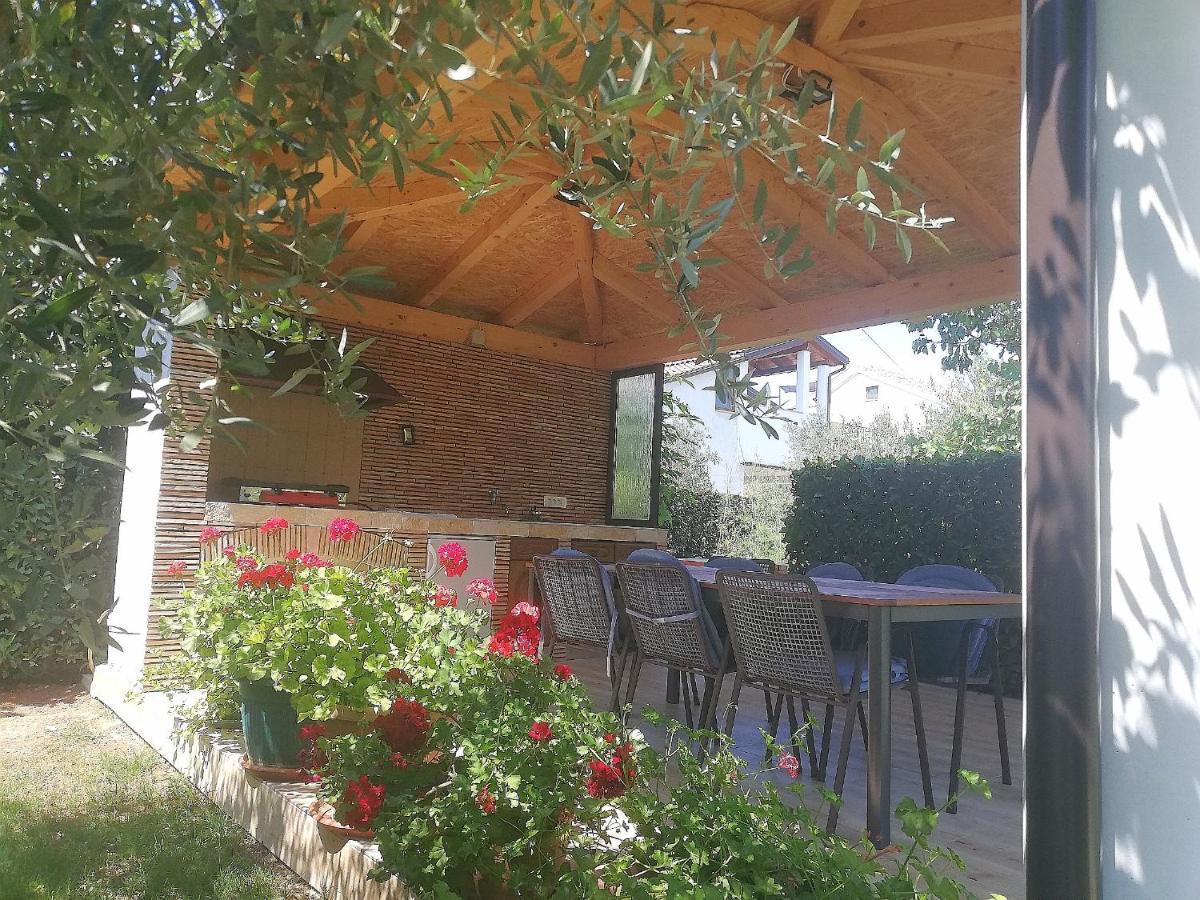 Apartments Mirela بوريتش المظهر الخارجي الصورة