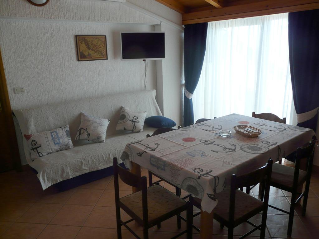 Apartments Mirela بوريتش المظهر الخارجي الصورة