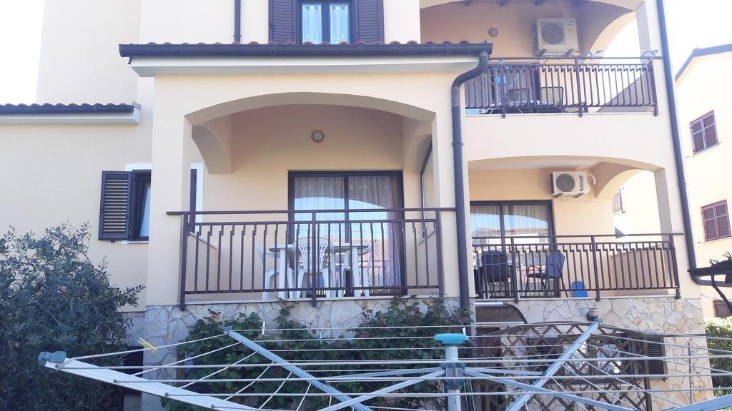 Apartments Mirela بوريتش المظهر الخارجي الصورة