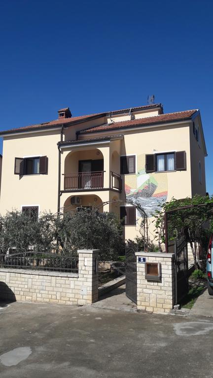 Apartments Mirela بوريتش المظهر الخارجي الصورة